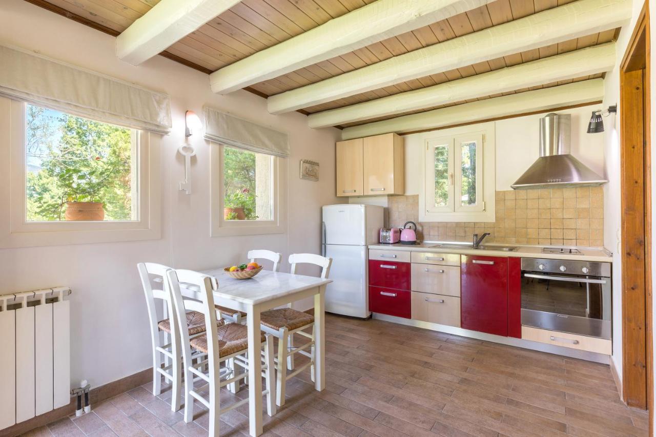 Petrinos Cottage Dafnila 외부 사진